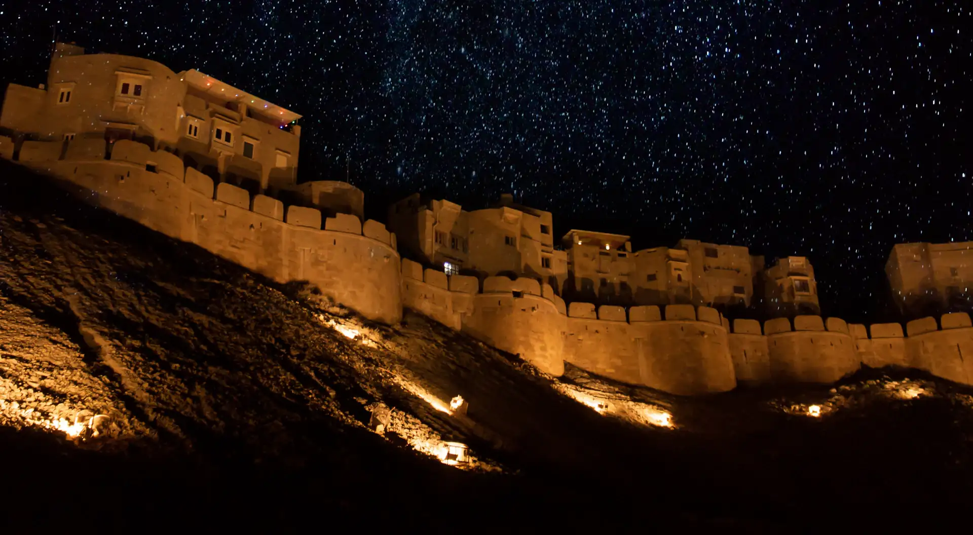 Festung von Jaisalmer unter dem Sternenhimmel