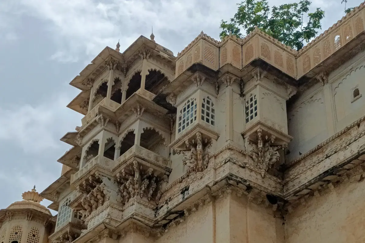 Stadtpalast von Udaipur am Pichola-See